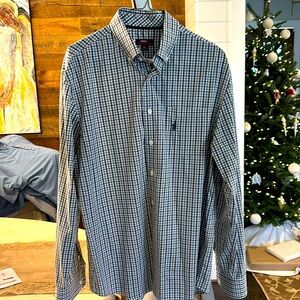 Johnnie O size M button down. Subtle grey and green stripes.